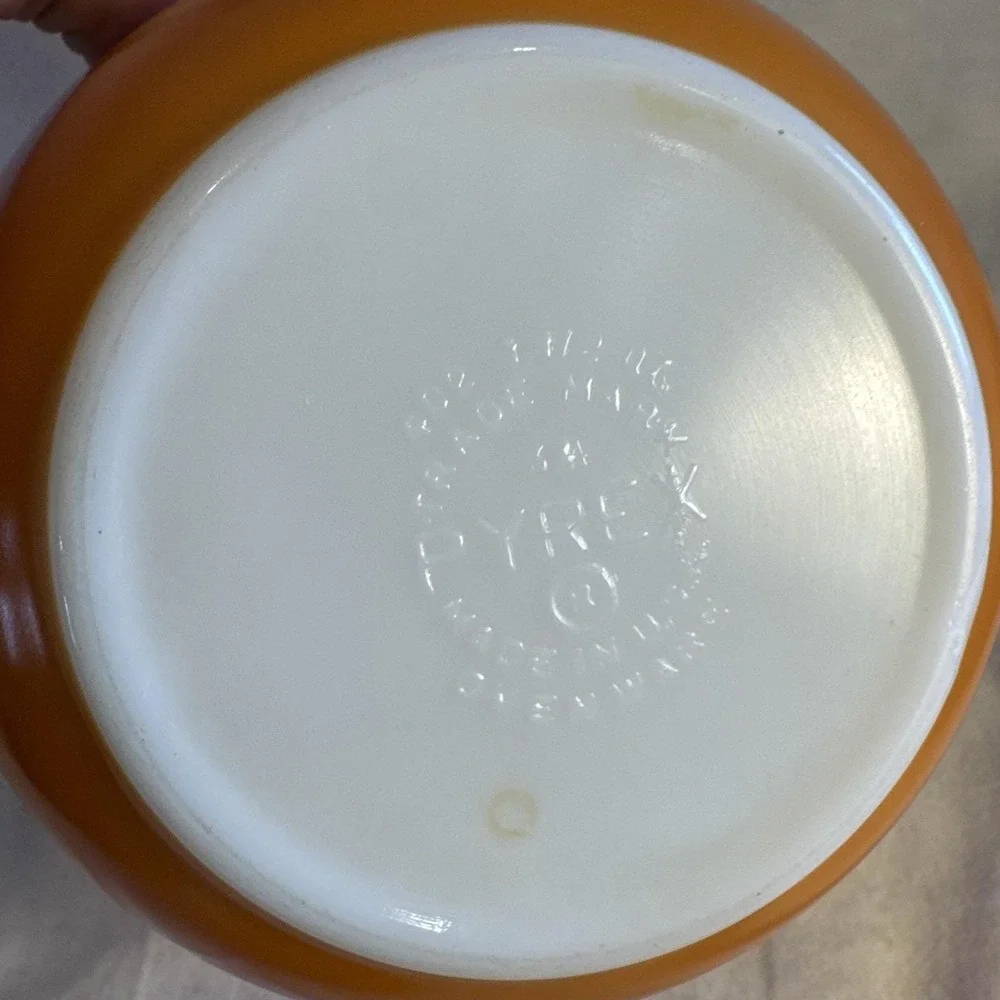 1970s PYREX Flameglo Nesting Mixing Bowls Set # 401, 402 Red-Orange Ombre 1.5 Qt